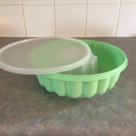 70's Green Tupperware Jello Mold - Jellied Salad Mold - Jello Salad Mold - Picture 7 of 8